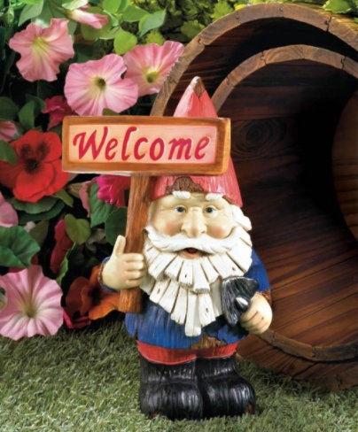Funny Gnome Solar Garden Statue with Welcome Sign, Yard Patio Decoration, Christmas Ornament, Outdoor Pathway Lights, Resin, 2 Designs
