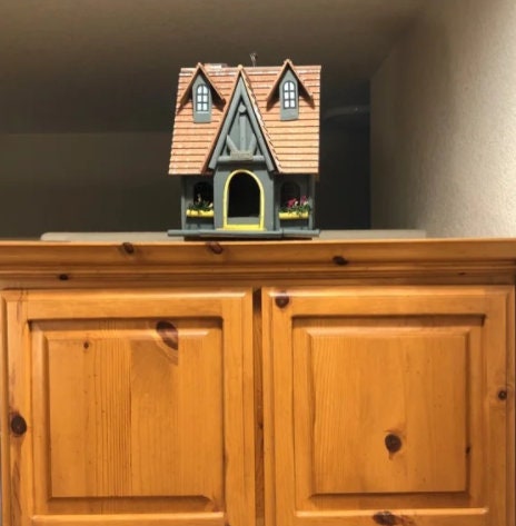 Garden Birdhouse, Deck Porch Patio, Outdoor Welcome Sign, Thatched Roof Hanging Bird Feeder for Hummingbirds and Wild Birds, 12.5" High