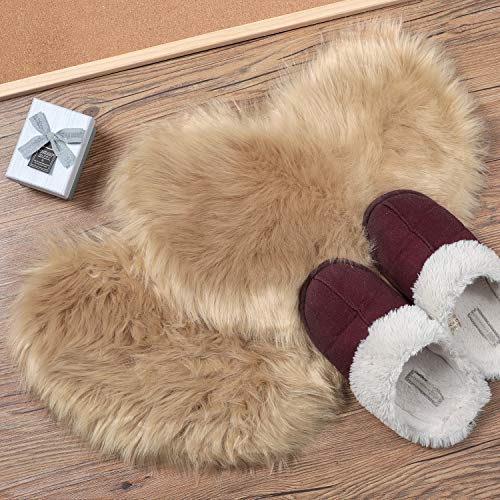 2 Pieces Fluffy Faux Sheepskin Area Rug Heart Shaped, 12 x 16 Inch