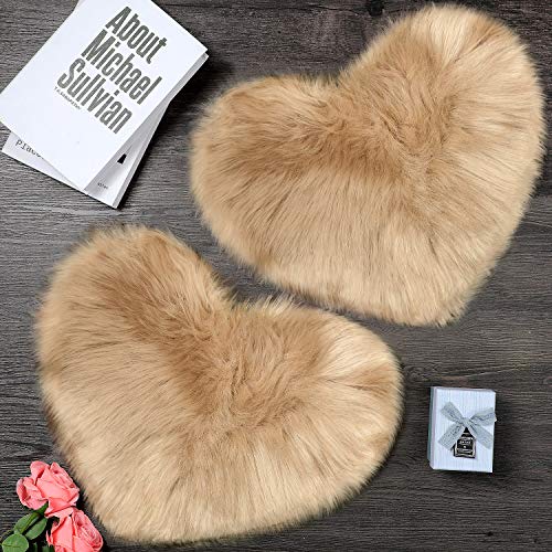 2 Pieces Fluffy Faux Sheepskin Area Rug Heart Shaped, 12 x 16 Inch