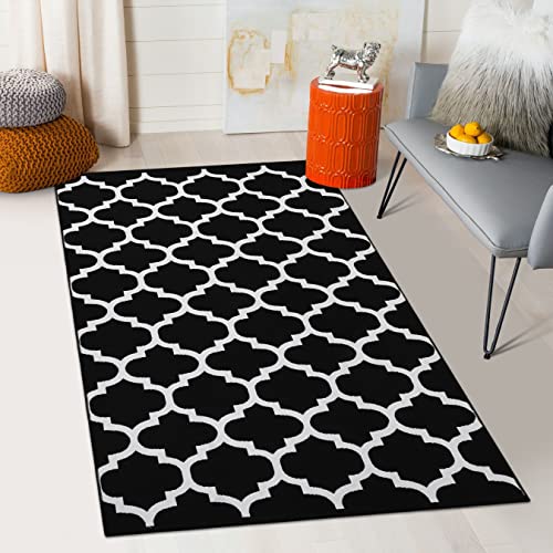 Black & White Outdoor Rug, Machine Washable, Reversible