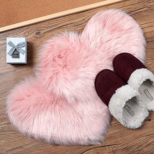 2 Pieces Fluffy Faux Sheepskin Area Rug Heart Shaped, 12 x 16 Inch