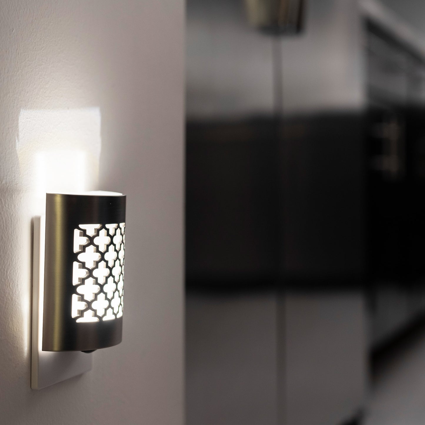 CoverLite LED Night Light, Plug-In