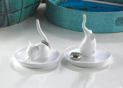 Cat Ring Holder, Cute Kitty Jewelry Wedding Engagement Gift, Small Jewelries - Necklaces, Earring - Car Art Glass & White Dish Tray Design