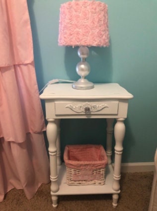 Distressed Finish White End Table, Antique Telephone Table, 1-Drawer Nightstand, Coffee Table for Living Room, Porch, Hallway, 28" High