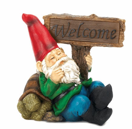 Funny Gnome Solar Garden Statue with Welcome Sign, Yard Patio Decoration, Christmas Ornament, Outdoor Pathway Lights, Resin, 2 Designs